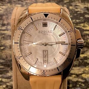 Zodiac Speed Dragon Watch. Swiss. White MOP Dial. Quartz. 38mm